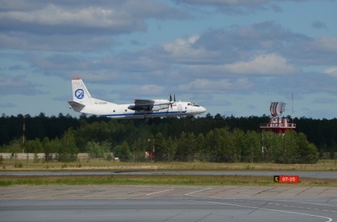 В аэропорту Сургута  прошла проверка оборудования взлетно-посадочной полосы